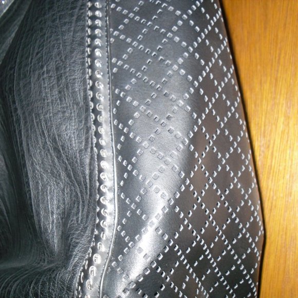 Urban Expressions Holland Hobo Large Chain perforated vegan leather purse black - Picture 5 of 11